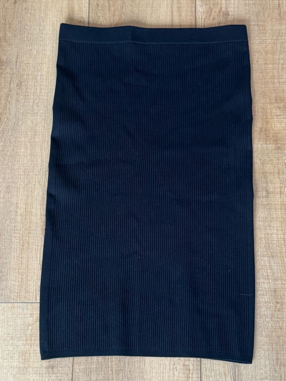 Vince Black Ribbed Knit Midi Pencil Skirt Size Medium NWOT